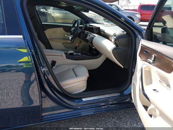 2020 MERCEDES-BENZ A 220 A220