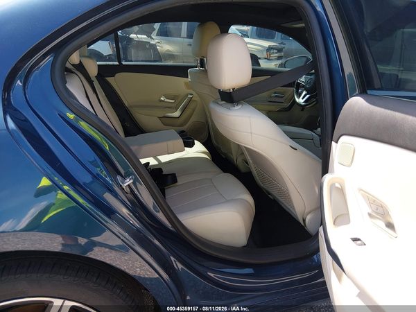 2020 MERCEDES-BENZ A 220 A220