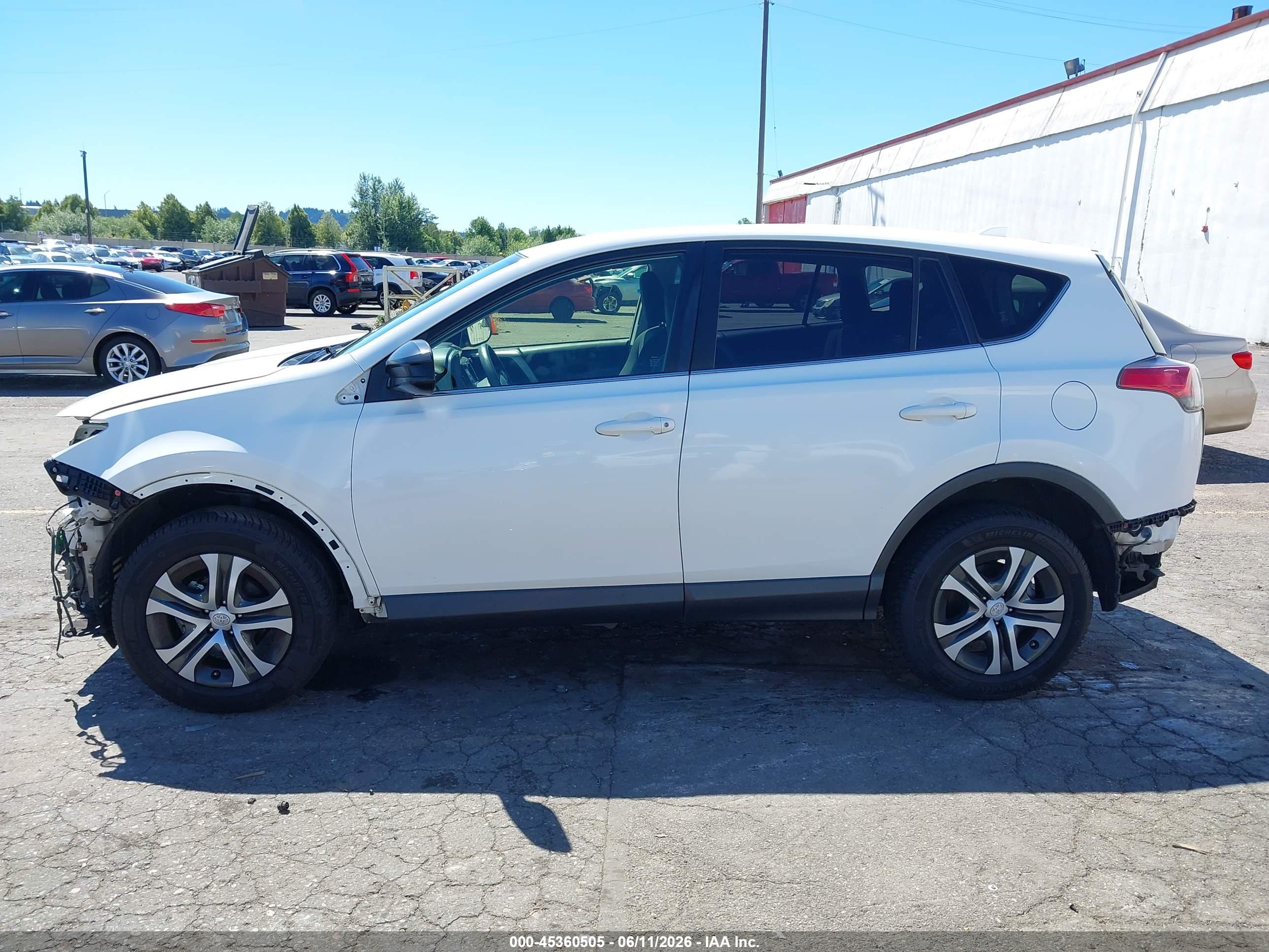 2018 TOYOTA RAV4 LE