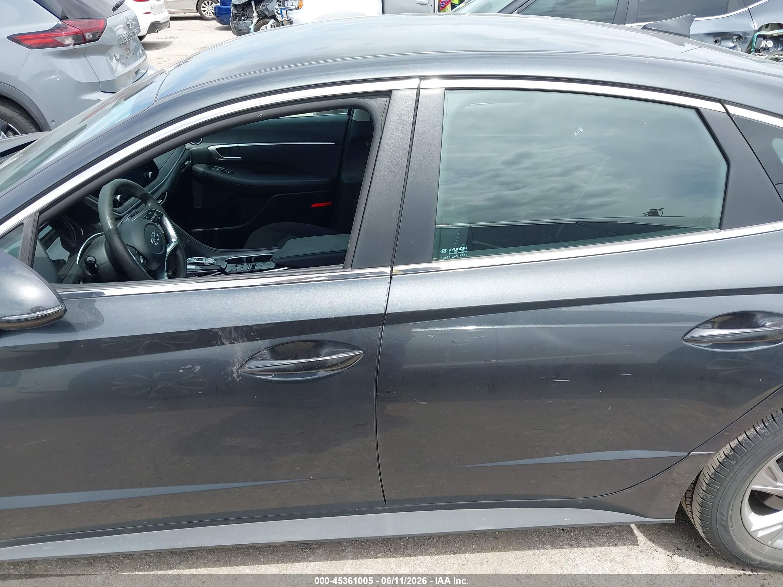2023 HYUNDAI SONATA SE