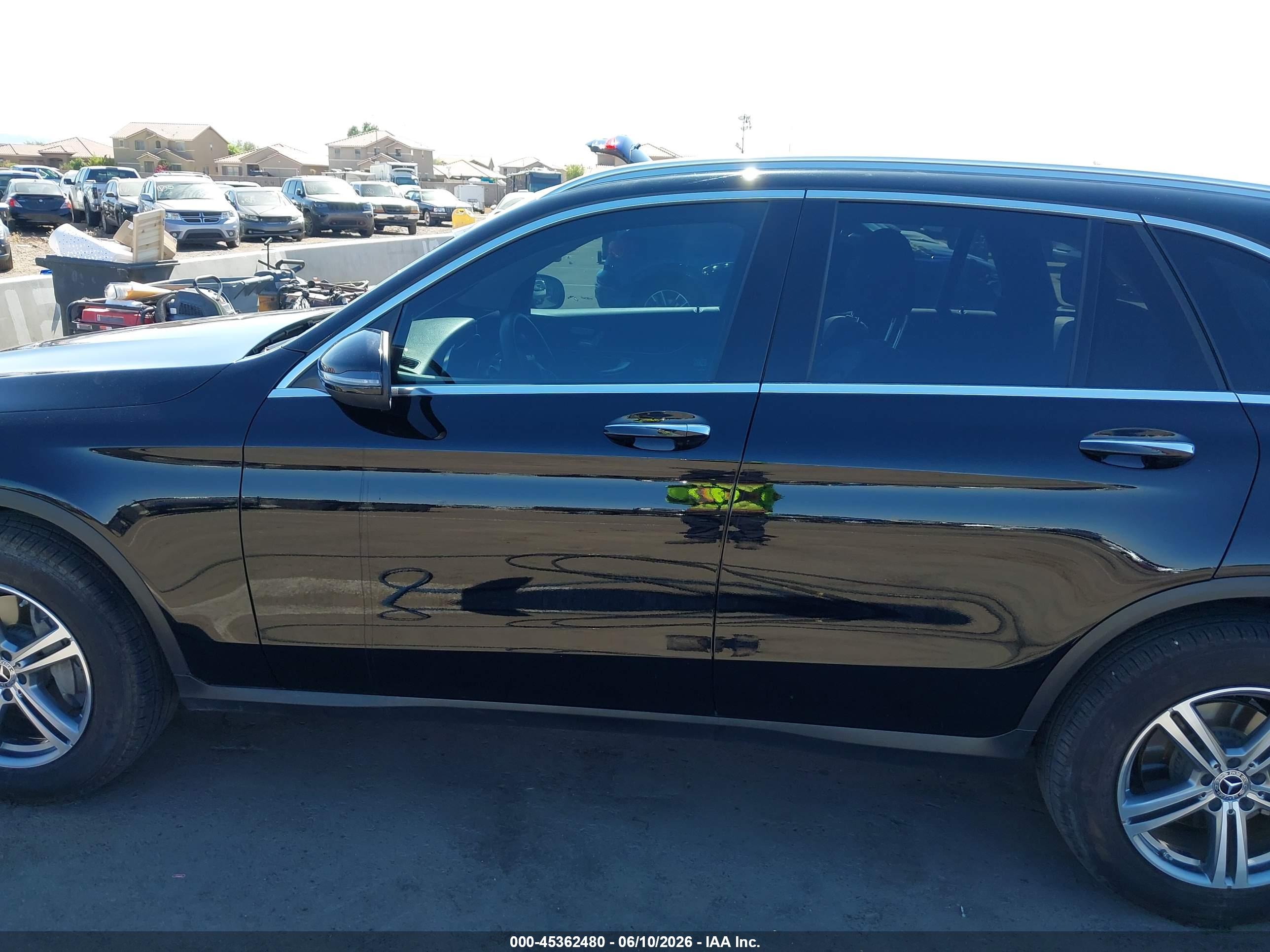 2022 MERCEDES-BENZ GLC 300 SUV