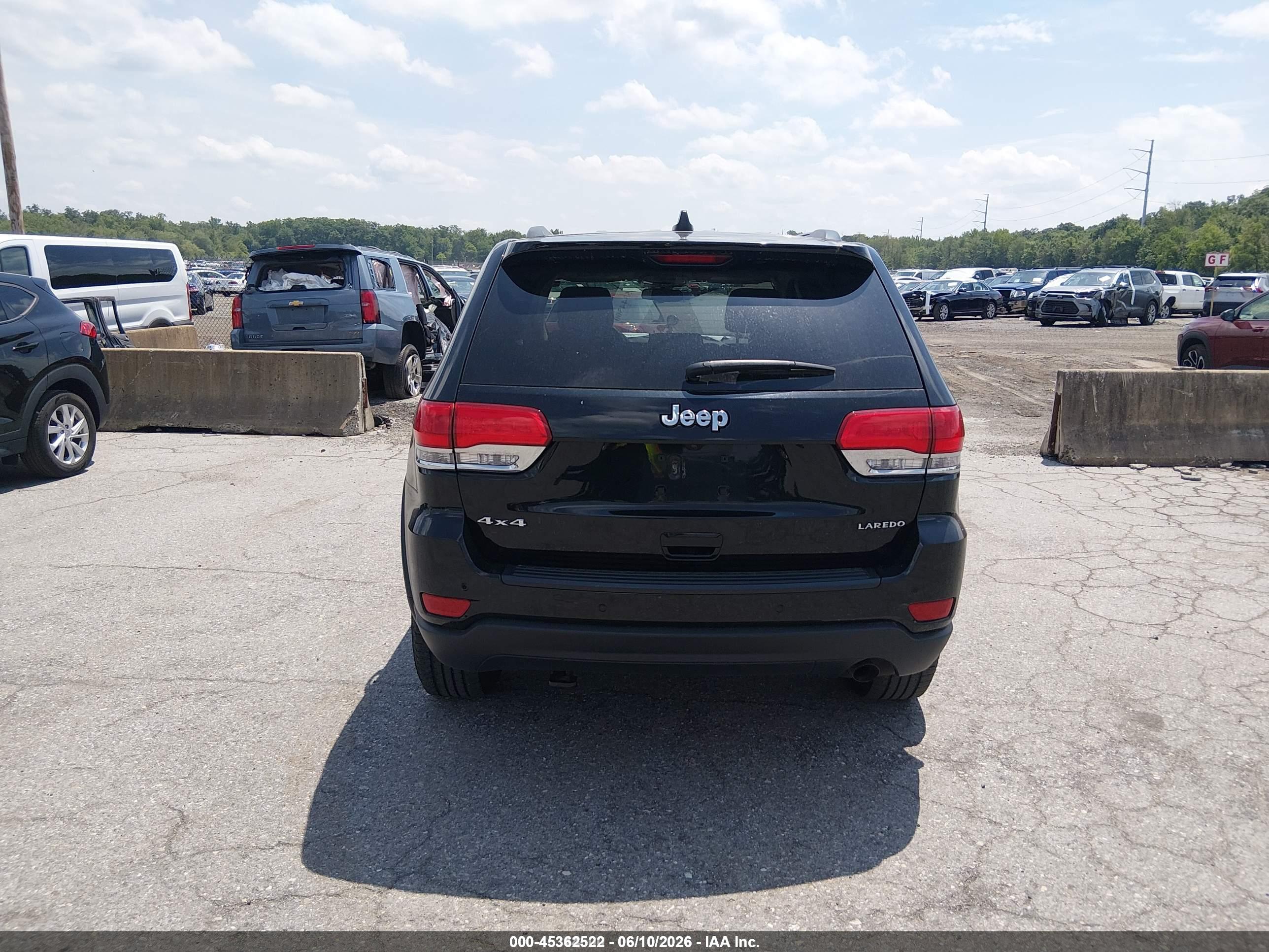 2019 JEEP GRAND CHEROKEE LAREDO E 4X4
