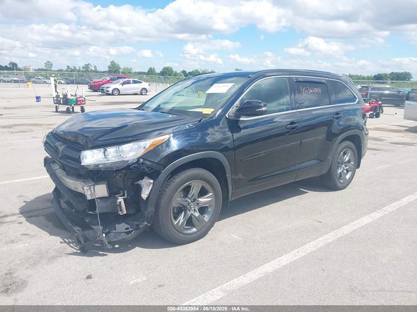 2018 TOYOTA HIGHLANDER SE