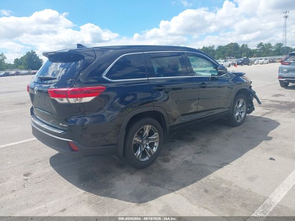 2018 TOYOTA HIGHLANDER SE