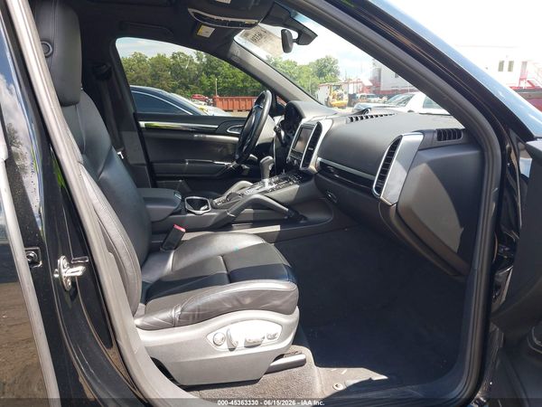 2012 PORSCHE CAYENNE
