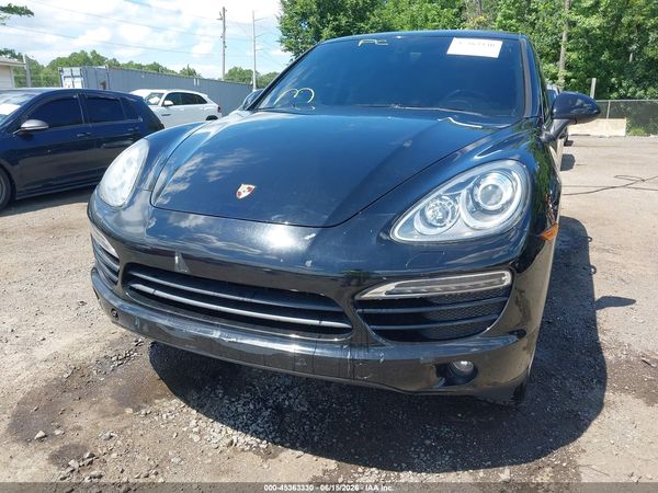2012 PORSCHE CAYENNE