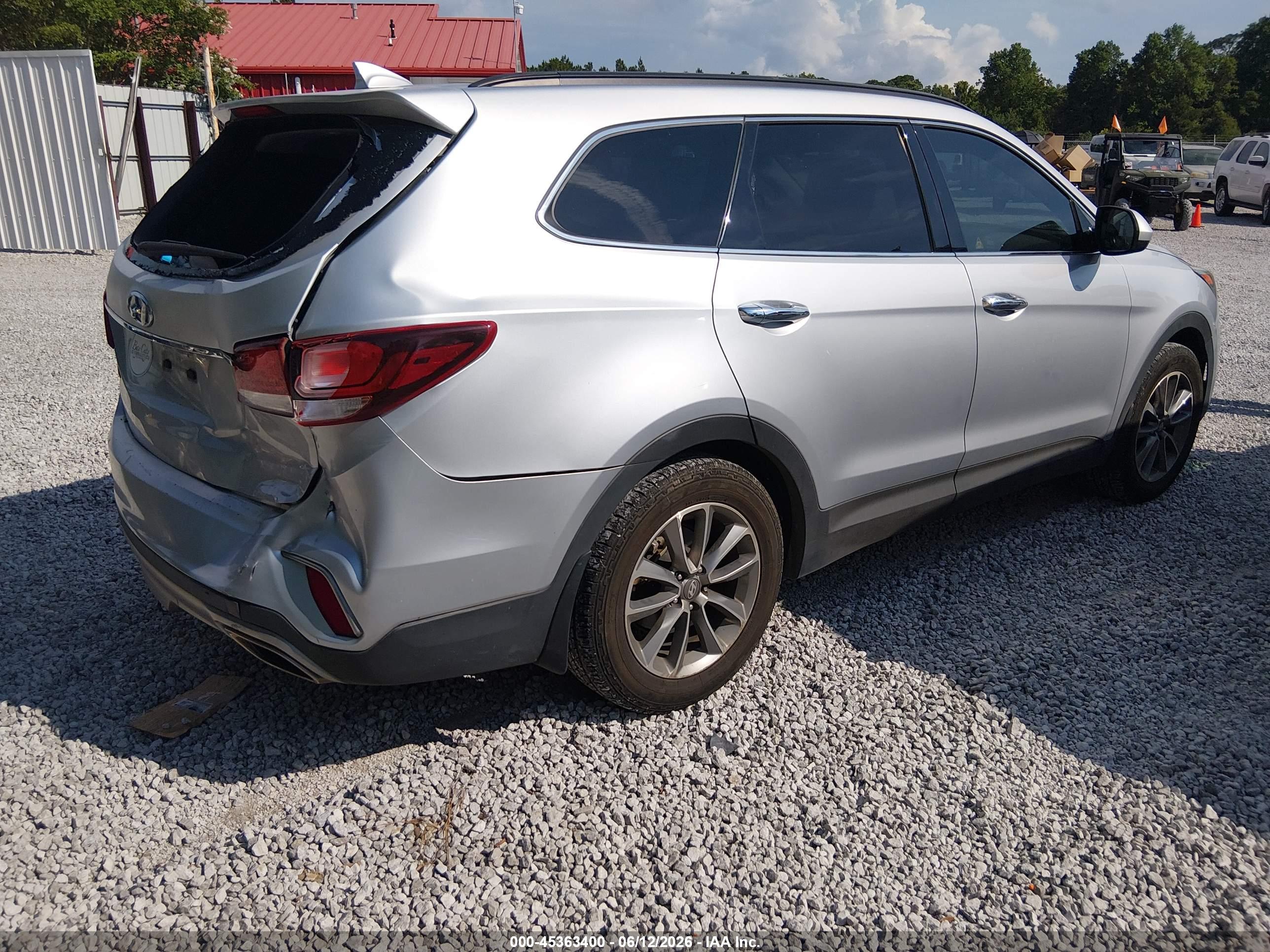 2018 HYUNDAI SANTA FE SE