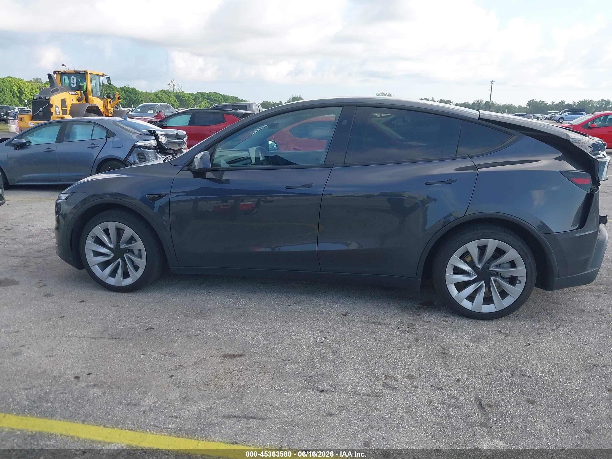 2026 TESLA MODEL Y