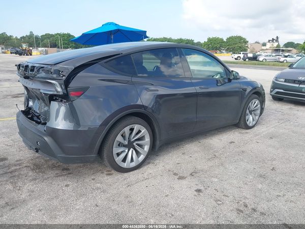 2026 TESLA MODEL Y