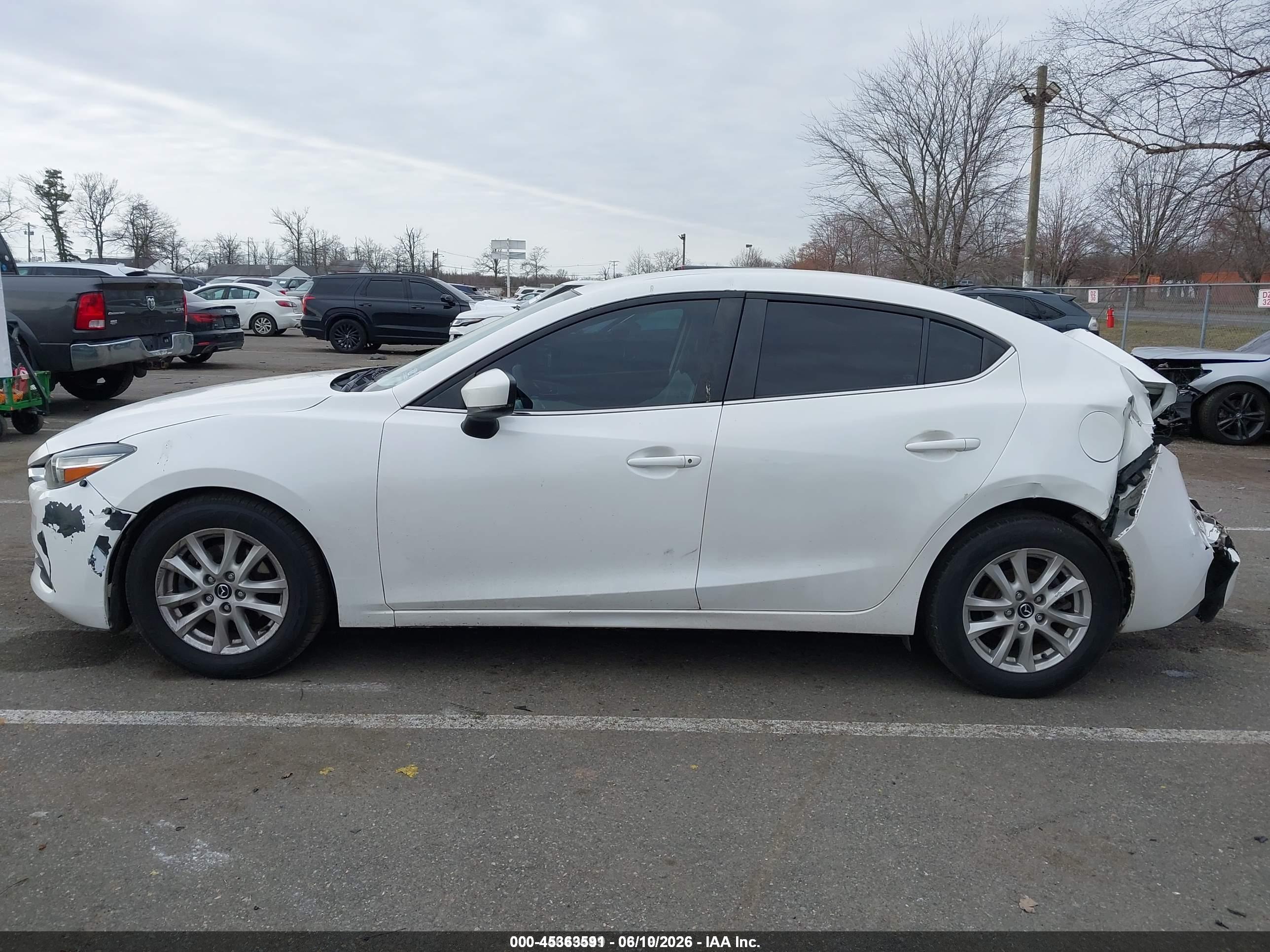 2017 MAZDA MAZDA3 SPORT