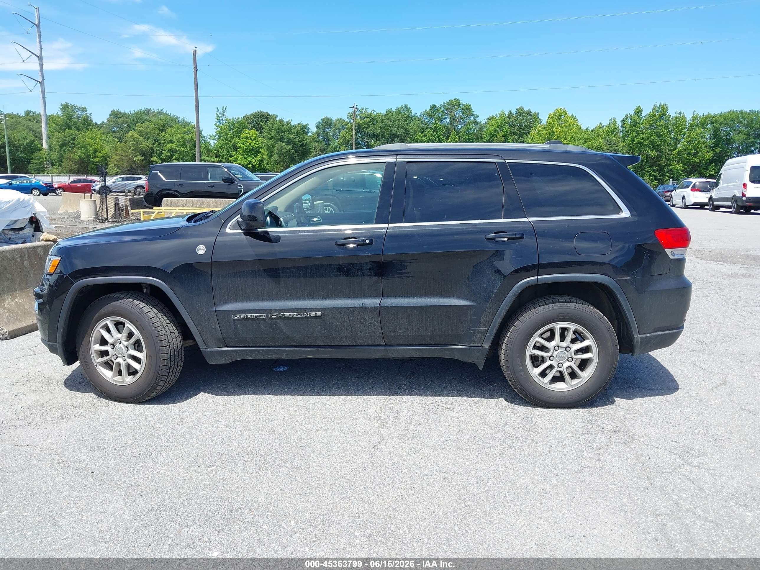 2019 JEEP GRAND CHEROKEE LAREDO E 4X4