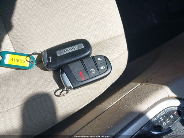 2019 JEEP GRAND CHEROKEE LAREDO E 4X4
