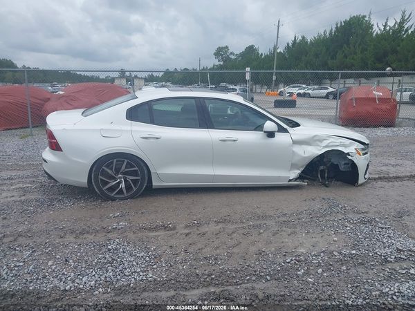 2020 VOLVO S60 T6 MOMENTUM