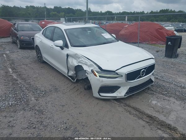 2020 VOLVO S60 T6 MOMENTUM