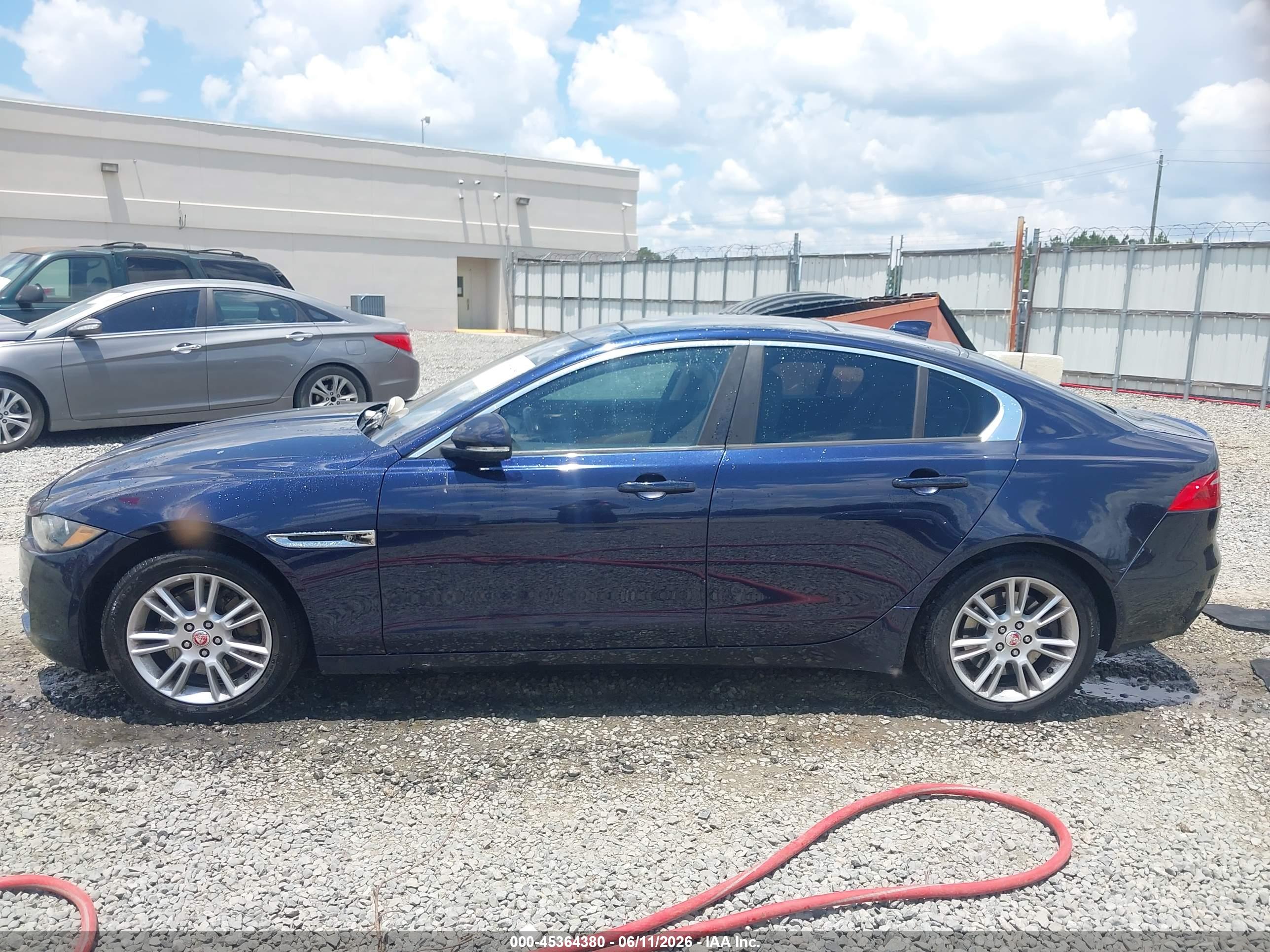 2017 JAGUAR XE 25T PREMIUM
