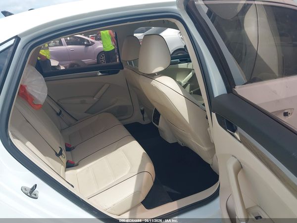2017 VOLKSWAGEN PASSAT 1.8T SE — I8