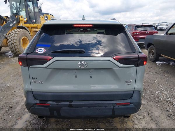 2022 TOYOTA RAV4 XLE