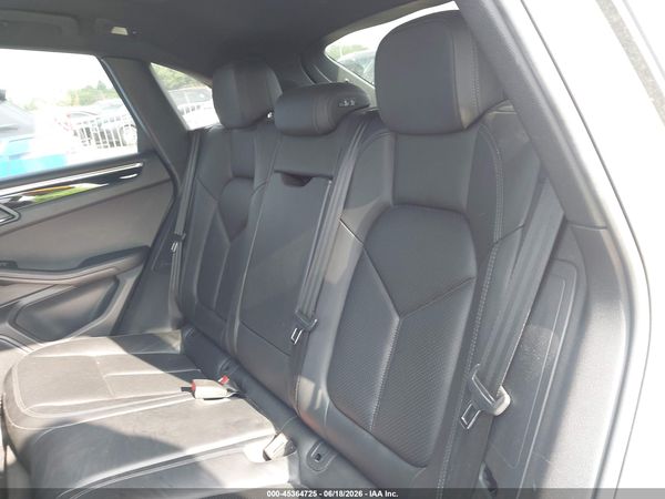 2015 PORSCHE MACAN S