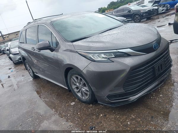 2023 TOYOTA SIENNA LE