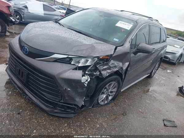 2023 TOYOTA SIENNA LE