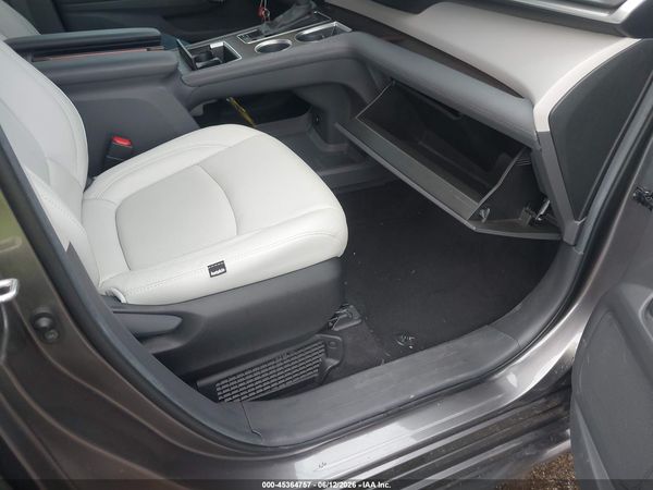 2023 TOYOTA SIENNA LE