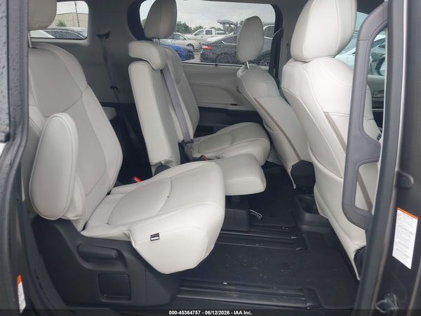 2023 TOYOTA SIENNA LE