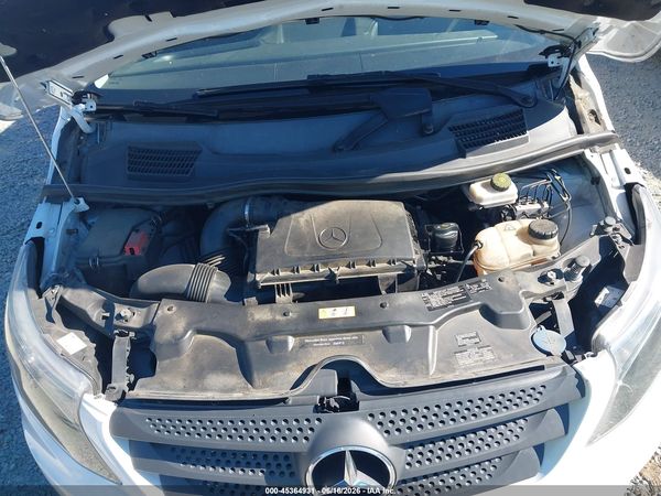 2017 MERCEDES-BENZ METRIS