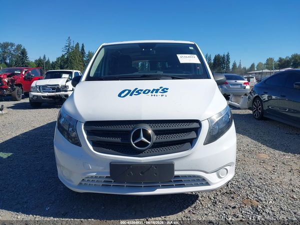 2017 MERCEDES-BENZ METRIS