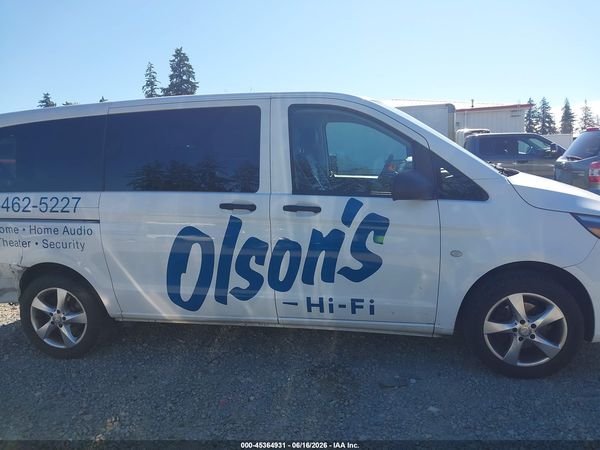 2017 MERCEDES-BENZ METRIS