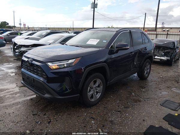 2025 TOYOTA RAV4 XLE