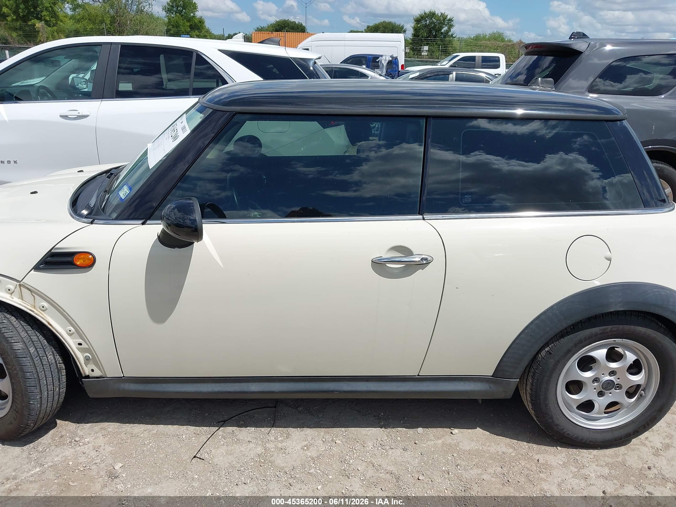 2013 MINI HARDTOP COOPER