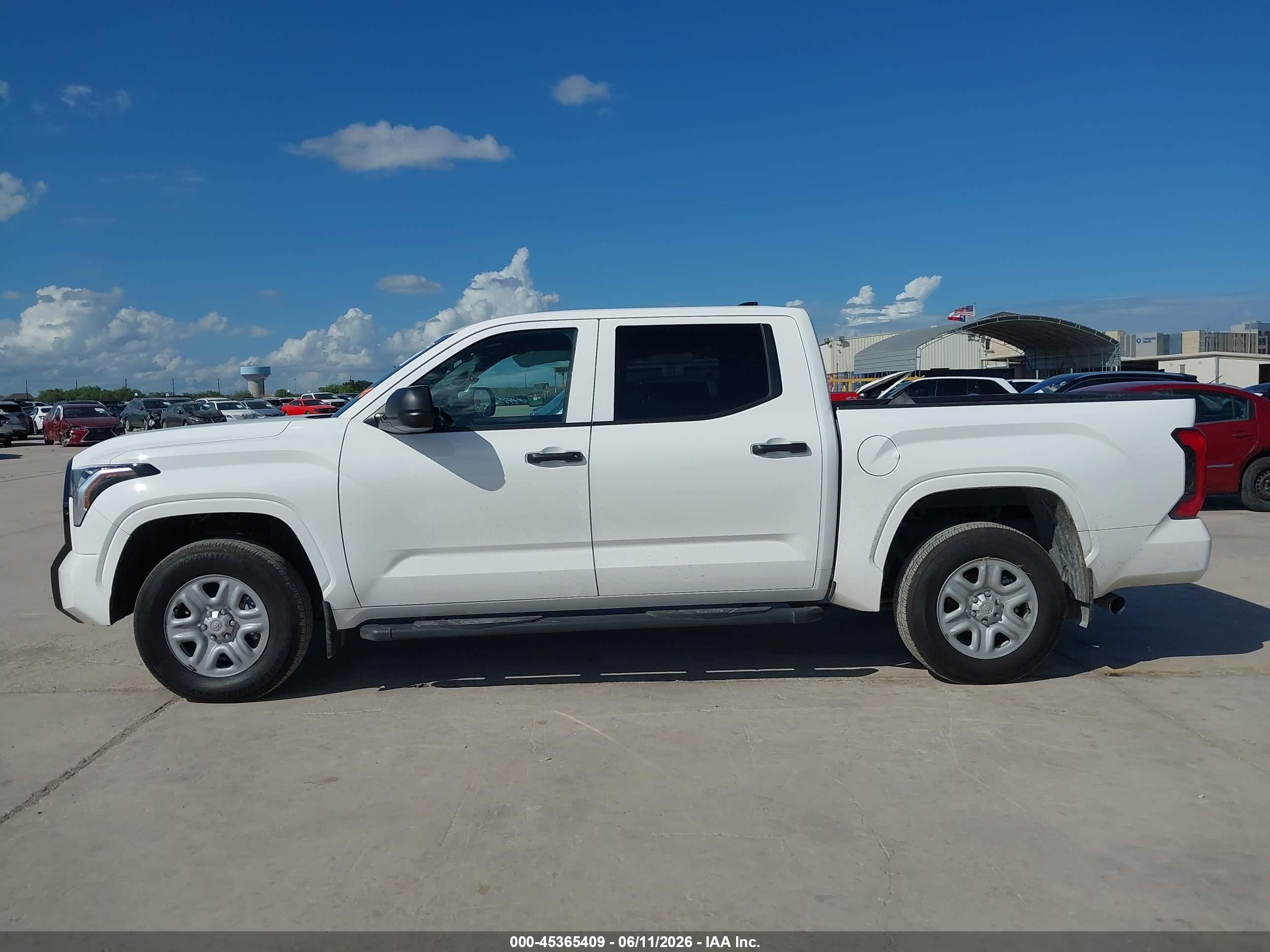 2026 TOYOTA TUNDRA SR CREWMAX 5.5' BED