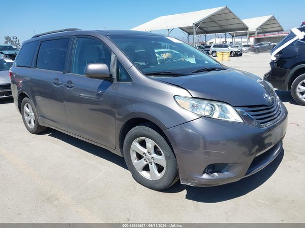 2015 TOYOTA SIENNA LE 8 PASSENGER — I1