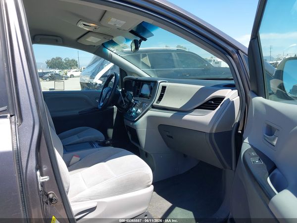 2015 TOYOTA SIENNA LE 8 PASSENGER — I5