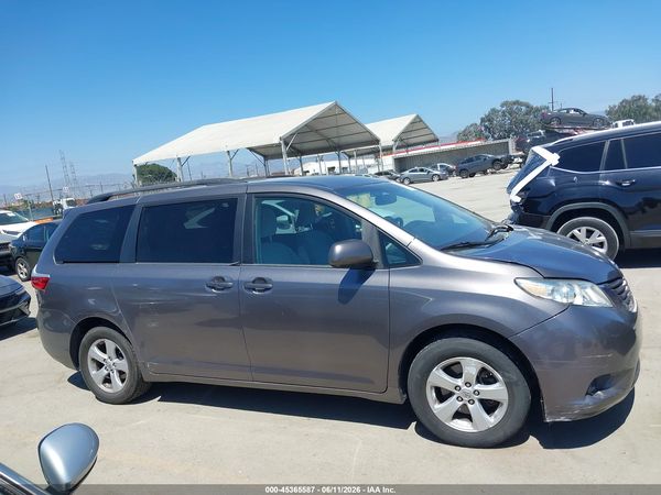 2015 TOYOTA SIENNA LE 8 PASSENGER — I116