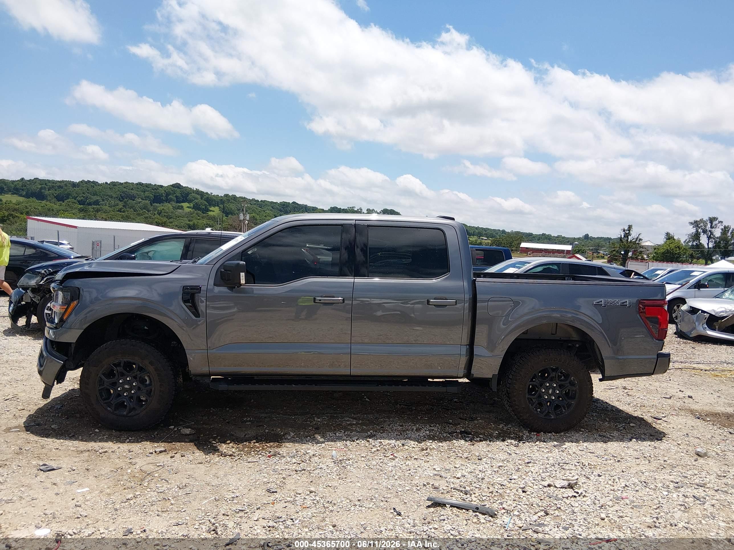 2025 FORD F-150 XLT