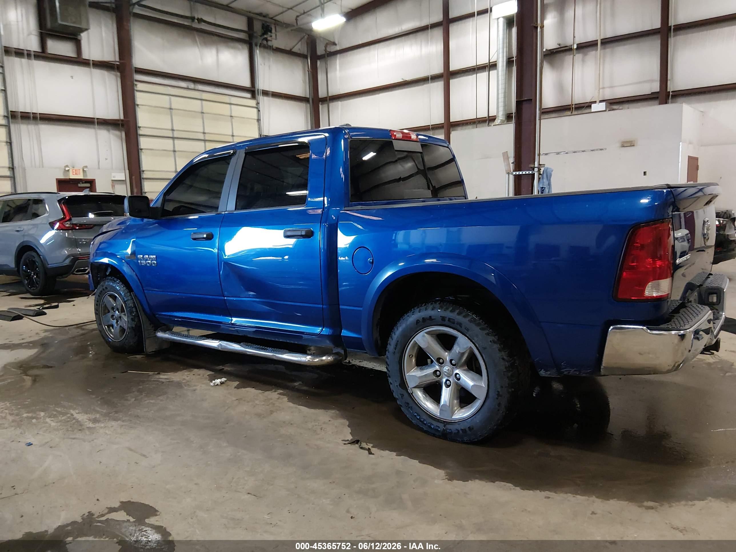 2016 RAM 1500 SLT