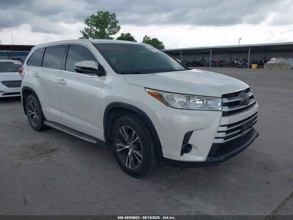 2017 TOYOTA HIGHLANDER LE