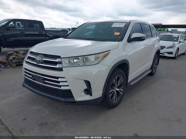 2017 TOYOTA HIGHLANDER LE