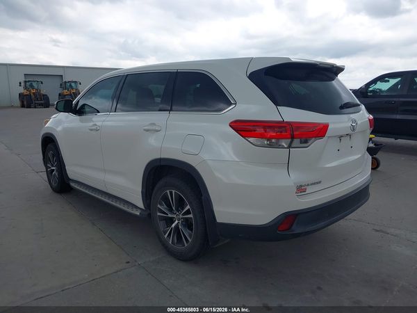 2017 TOYOTA HIGHLANDER LE