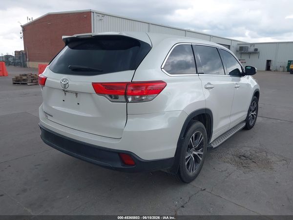 2017 TOYOTA HIGHLANDER LE