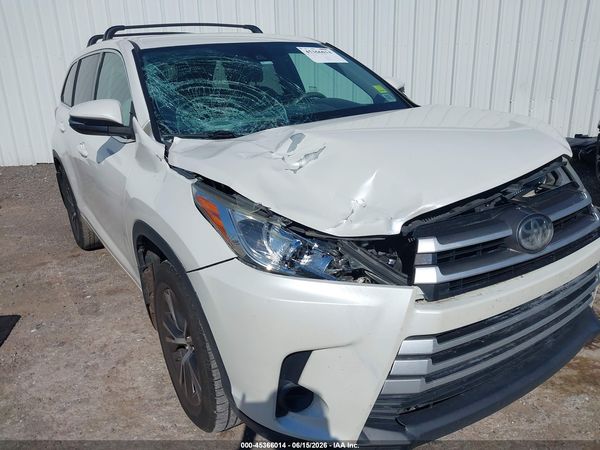 2018 TOYOTA HIGHLANDER LE