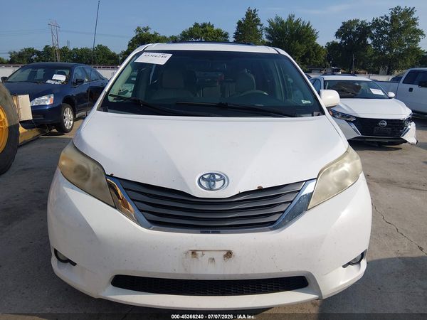 2013 TOYOTA SIENNA XLE/LIMITED