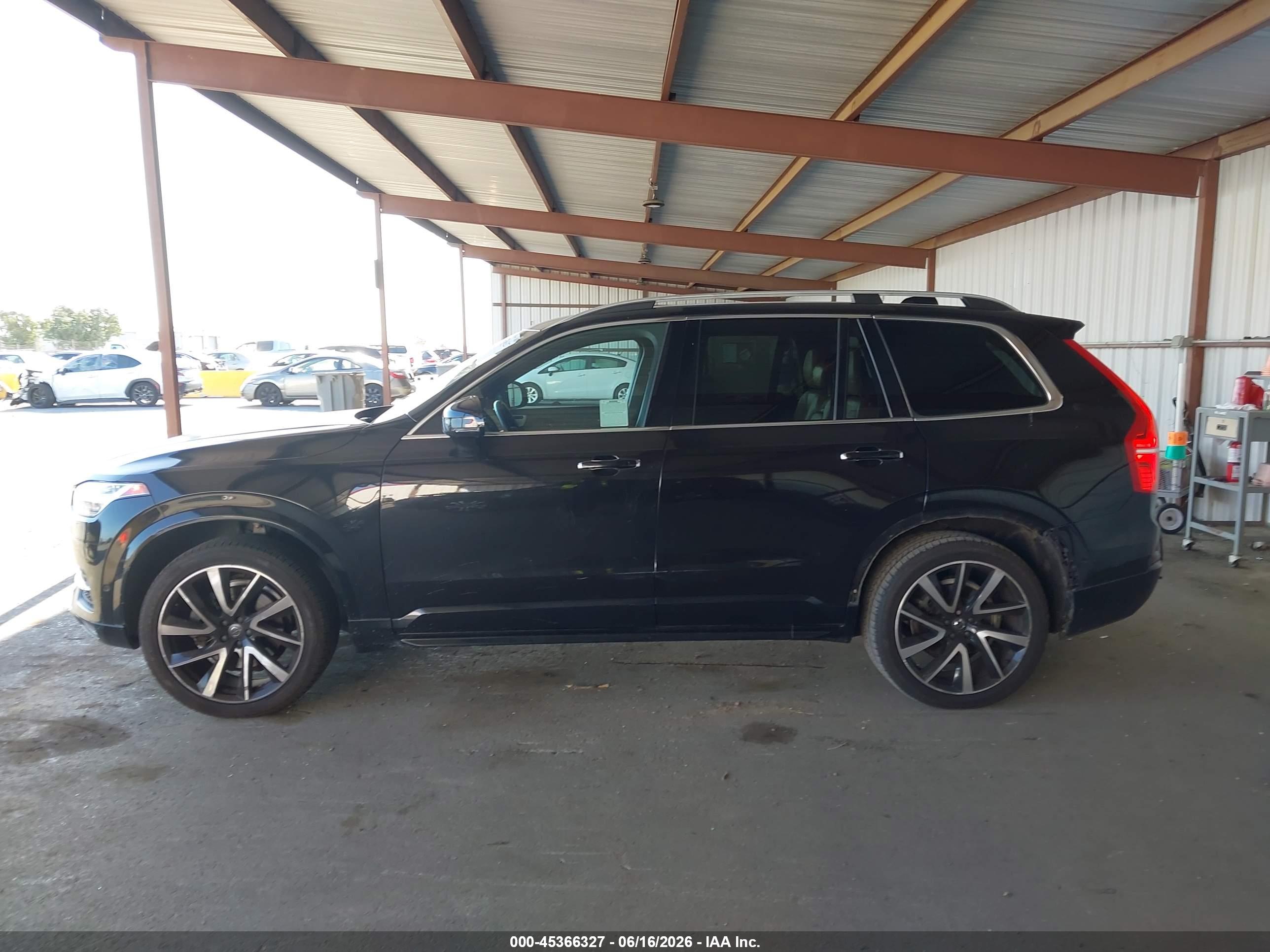 2018 VOLVO XC90 T6 MOMENTUM