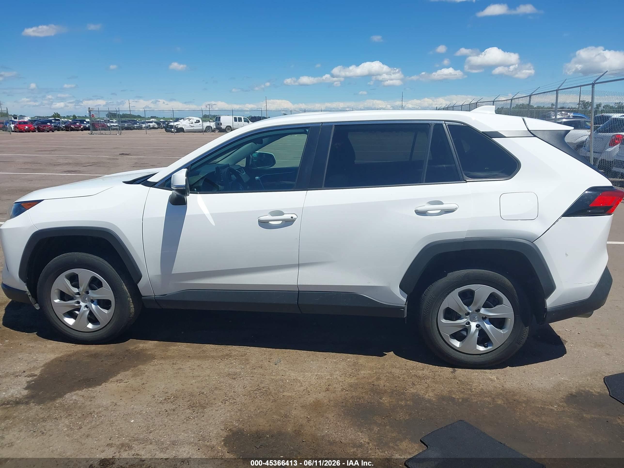 2022 TOYOTA RAV4 LE
