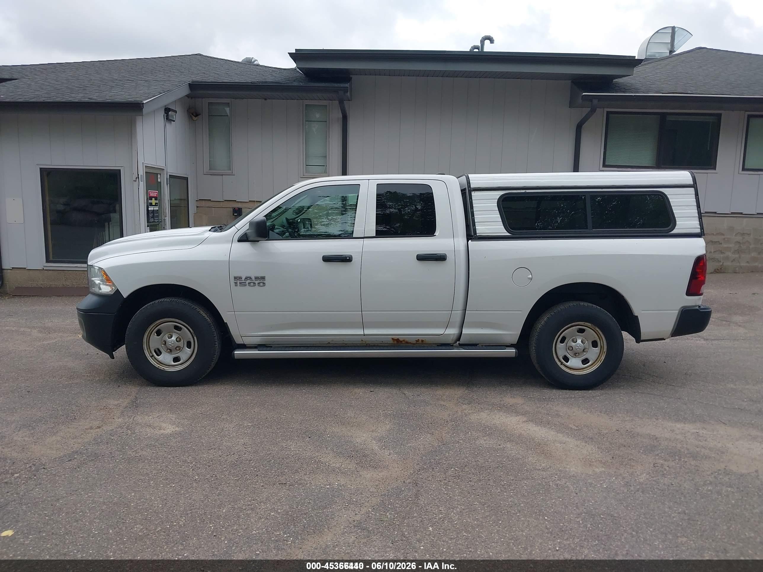 2017 RAM 1500 ST QUAD CAB 4X4