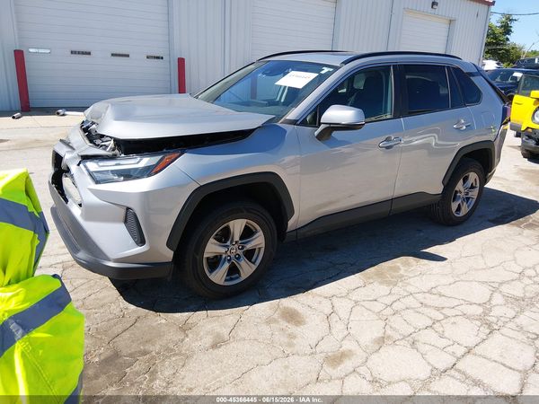 2022 TOYOTA RAV4 XLE