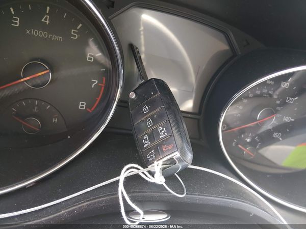 2016 KIA SEDONA LX