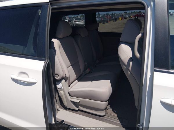 2016 KIA SEDONA LX
