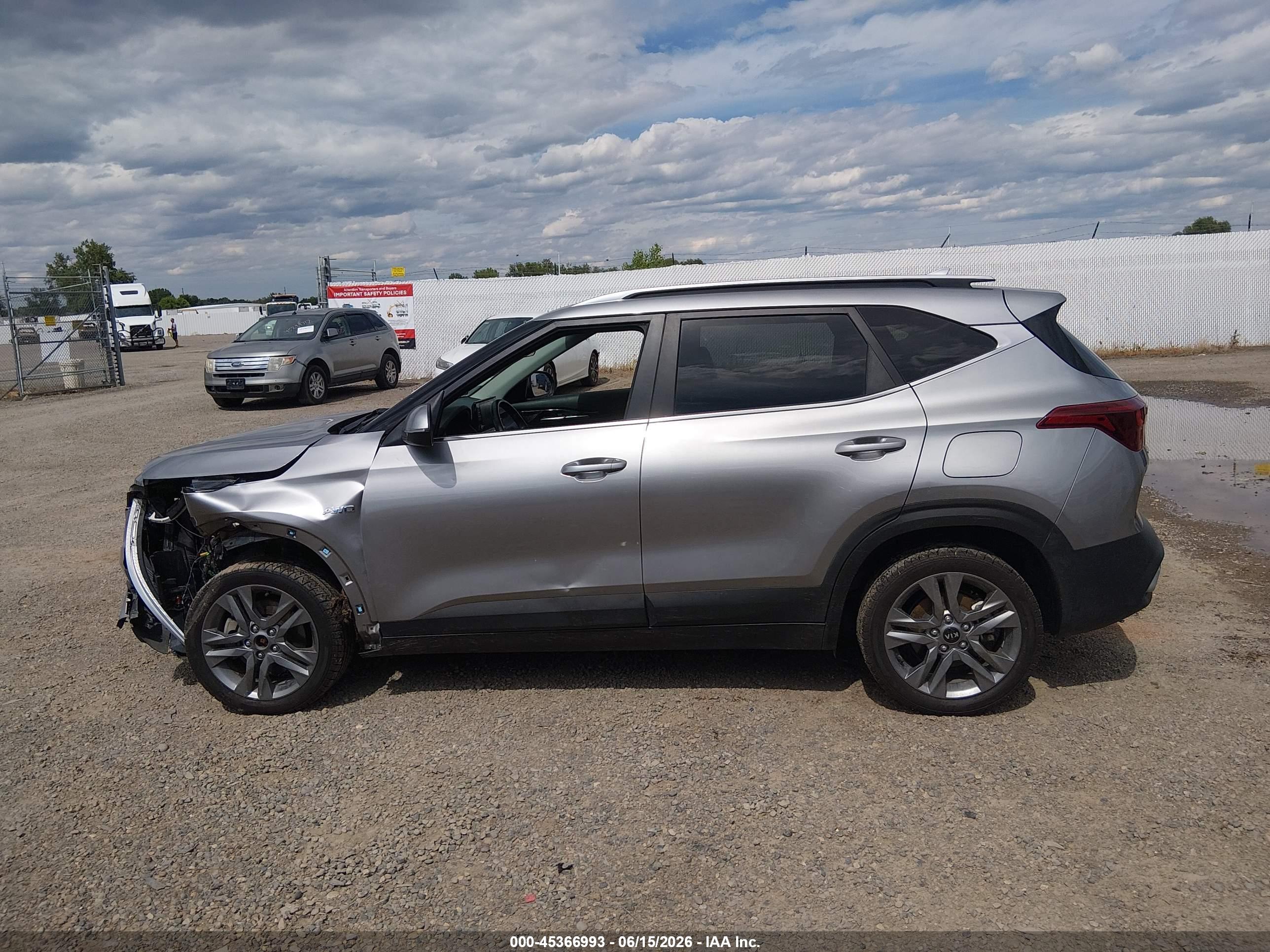 2021 KIA SELTOS S